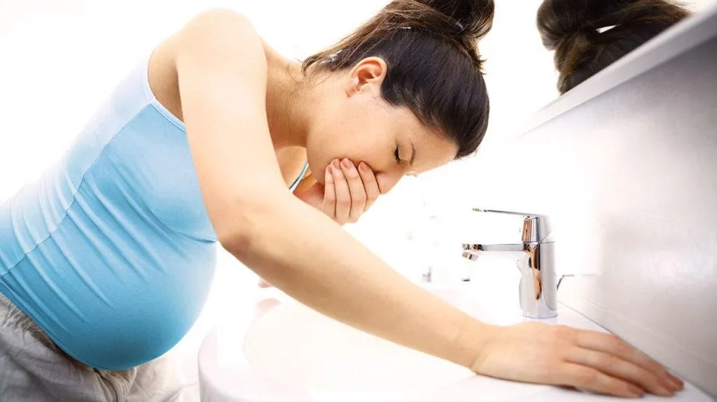 dealing with nausea during pregnancy